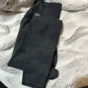 ALO Yoga Black Camo Leggings